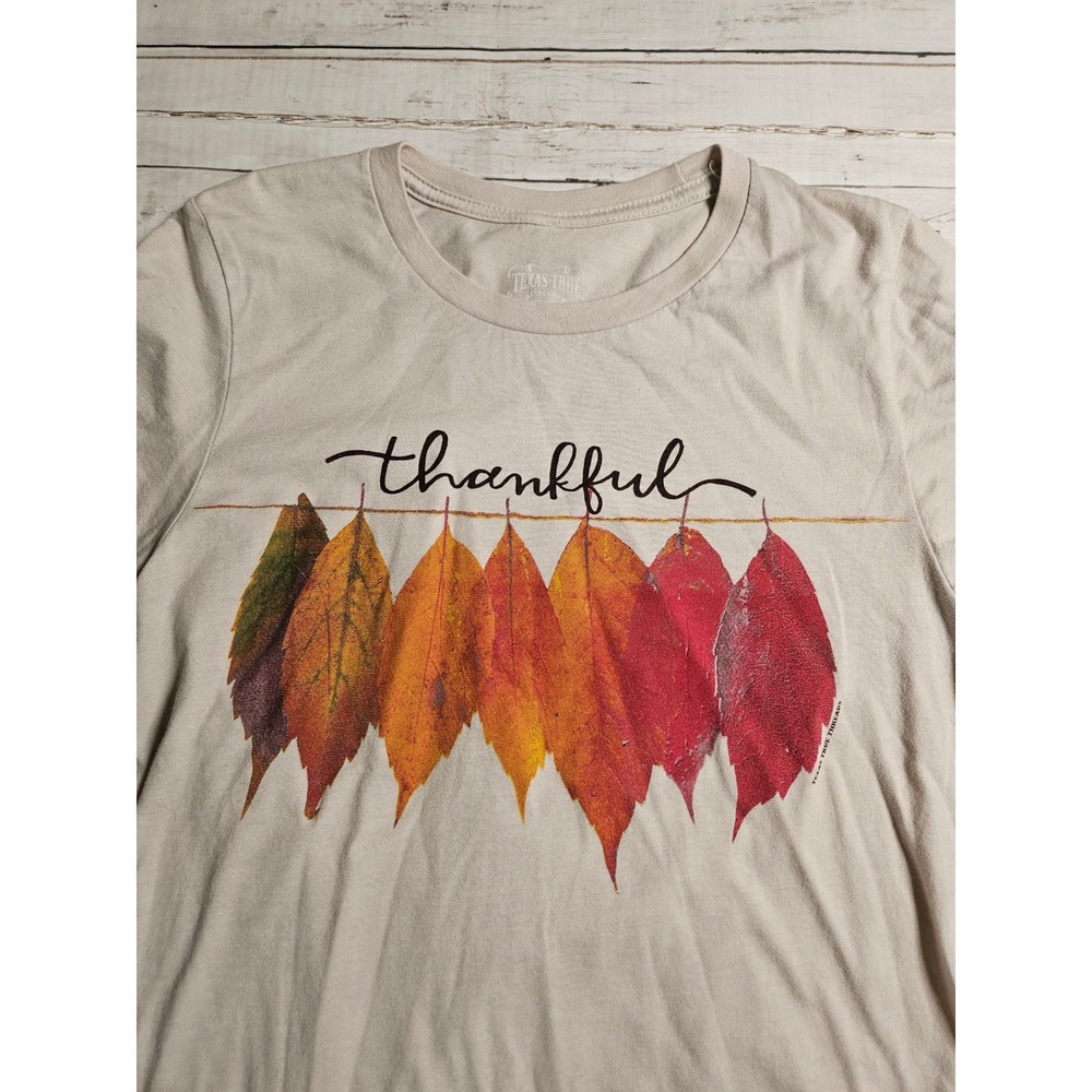 Texas True Threads Thankful Fall Leaves Graphic Tee Tan Small Autumn T-Shirt